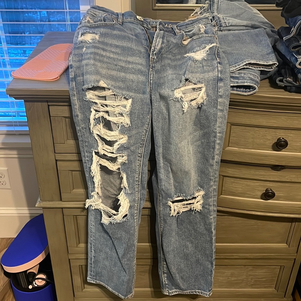 American eagle size 4 highway rise boyfriend jeans